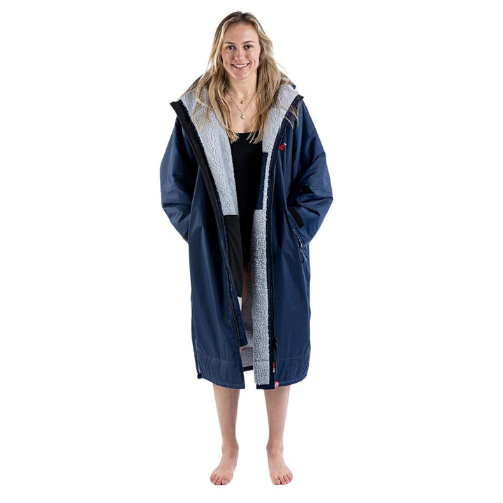 Dryrobe Advance Umkleidemantel mit langen Ärmeln – Navy/Grau 